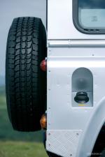 Land Rover Defender 2006 года